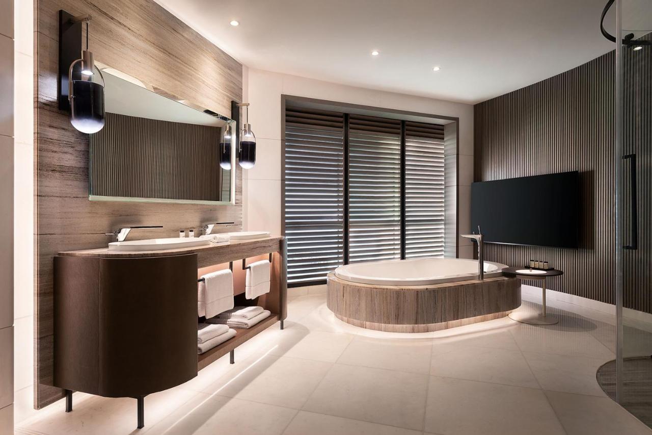 Sheraton Jeddah Hotel - Saudi Brothers Commercial Company Branch Exterior photo Bathroom