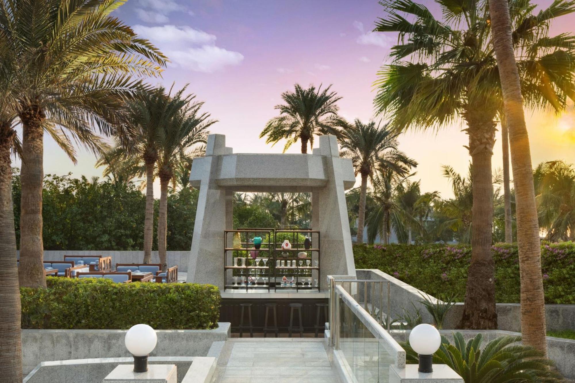 Sheraton Jeddah Hotel - Saudi Brothers Commercial Company Branch Exterior photo The Palm Jumeirah Monorail